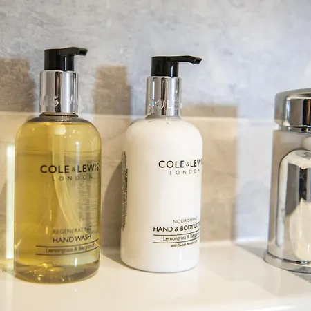 The Dog Kennels * 莱伯恩