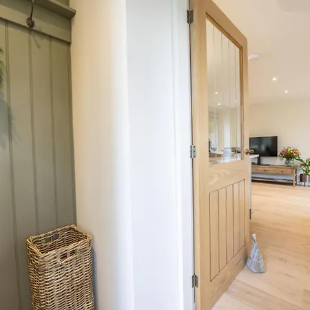 度假居 The Dog Kennels